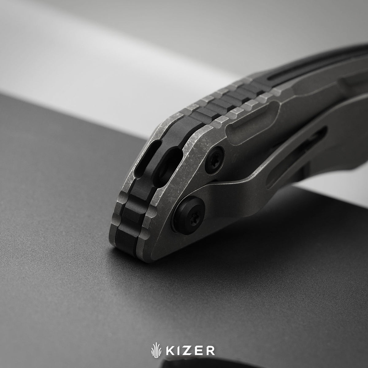SILVER WING-LITE | S45VN+Stonewashed+Flat Grind | Titanium & Carbon Fiber | KizerB™ ZX-FK09A2