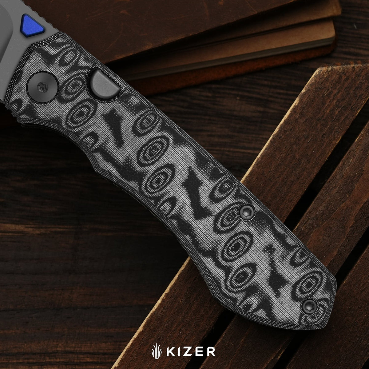 Wharning | Wharncliffe | Kizer Button Liner Lock™ | N690 | vortex pattern micarta | KizerV™ 3738BW2
