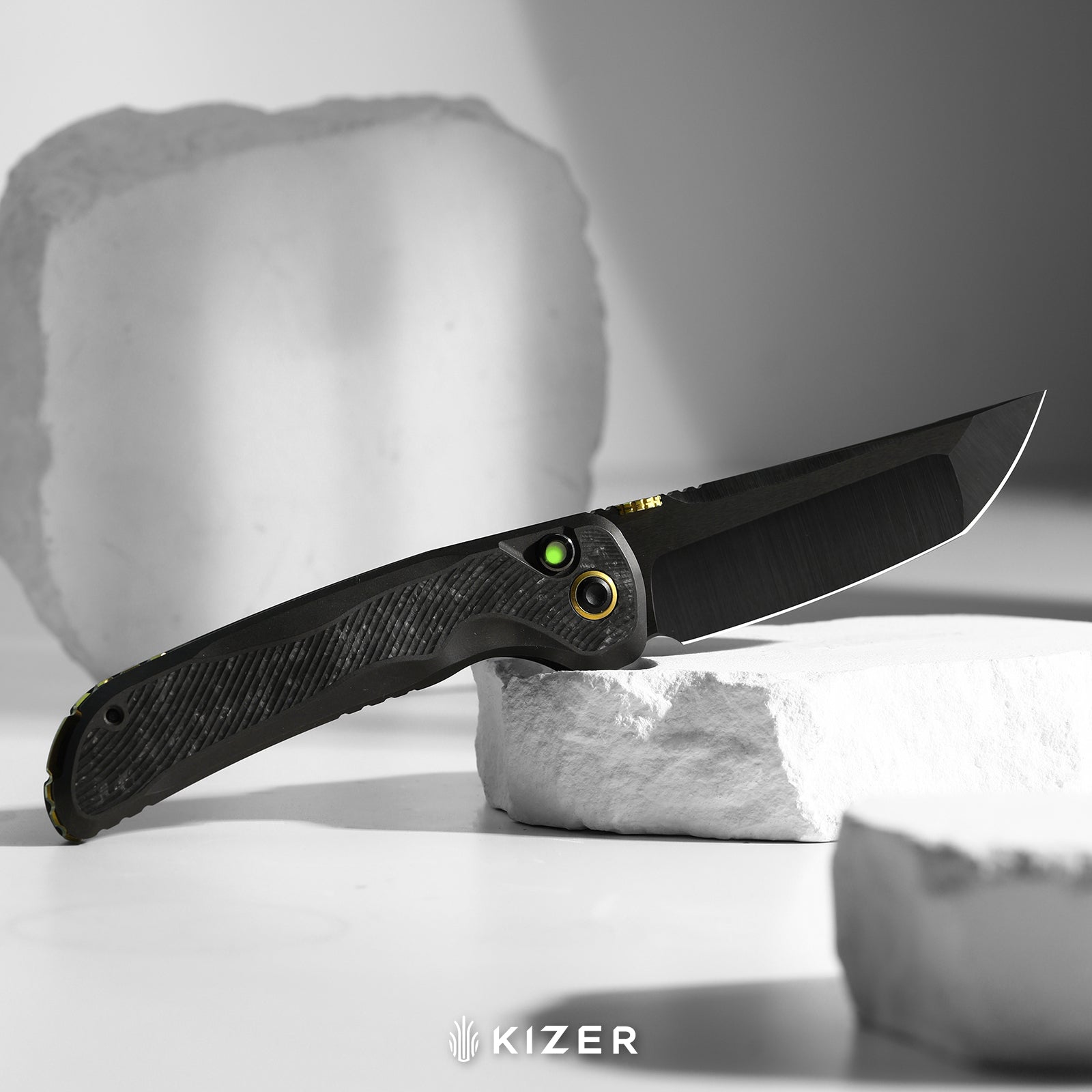 Mithril-Lefty | KineticFit™ Button Lock | M390 + DLC Ultra + Hand-Brushed | Titanium (DLC Ultra) & Fat Carbon | Exquisite Light | KizerX® FK08A1