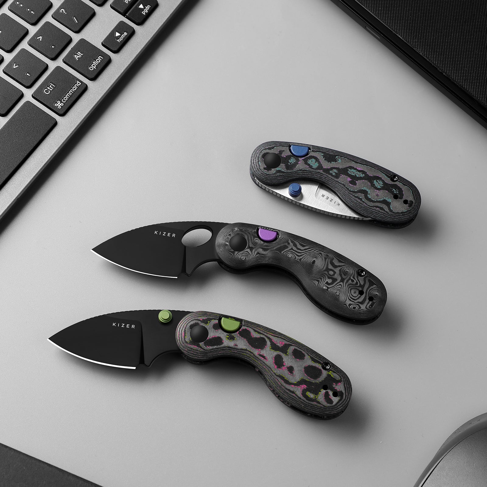 Microbe | 5Th Pocket Knife | Kizer Button Liner Lock™ | Fat Carbon Black Dune Handle | KizerB™ 2742A3