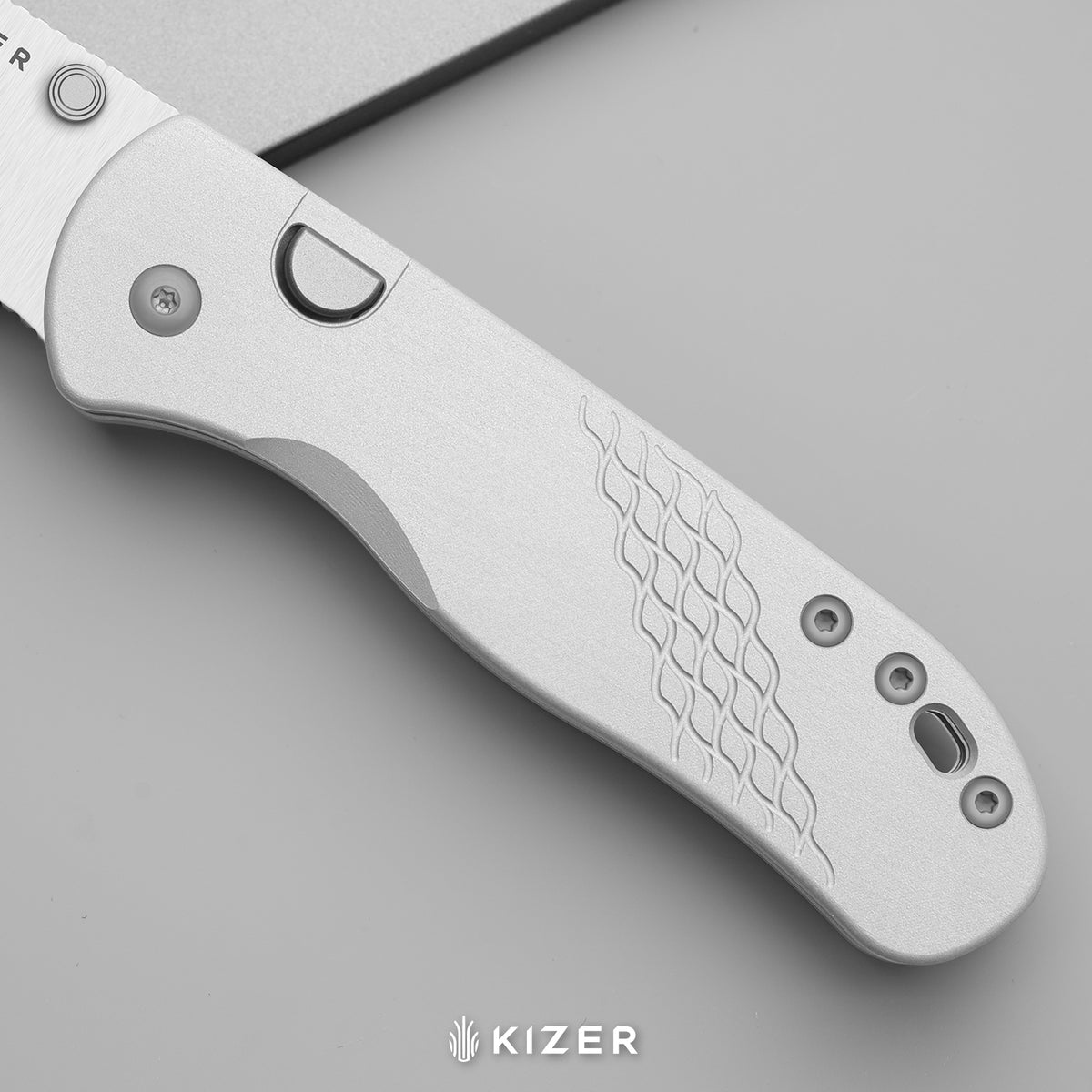 Drop Bear 292 AirTi | Kizer Button Liner Lock™ | M390 + Satin | Gray Milled Aluminum | KizerB™ 3619.292BD2