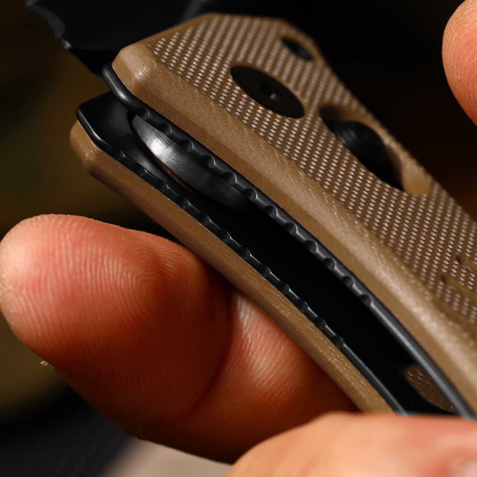 Aegis T | Kizer Clutch Lock™ | Tanto | Rescue Hook & Glass Breaker | KizerV™ 3774CTA2