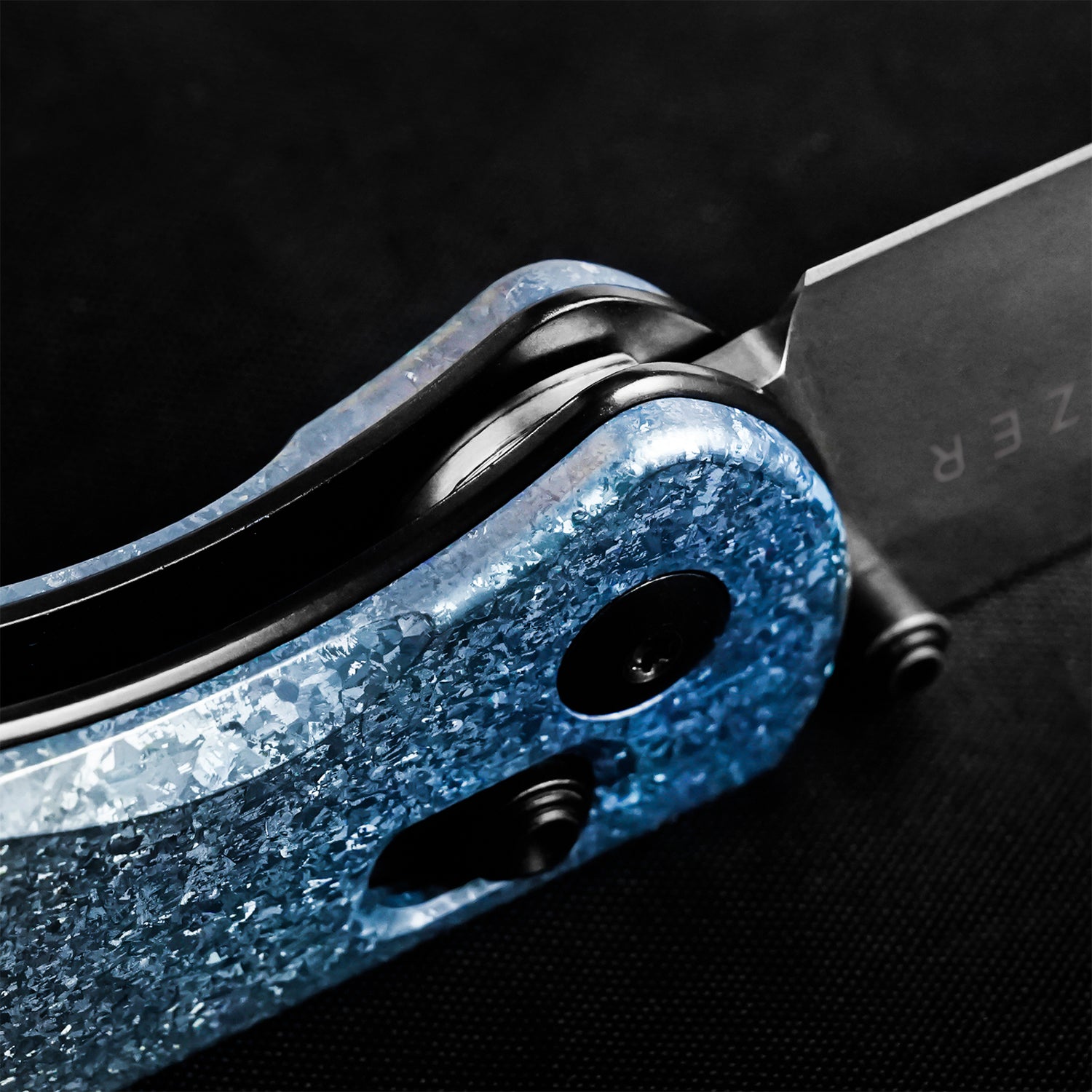 Drop Bear® | Kizer Clutch Lock™ | LC200N | Crystallized Titanium | KizerB™ 3619A3