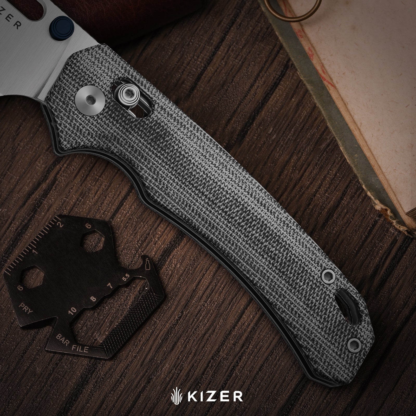 Outposter | Kizer Button Liner Lock™ | Norplex UltreX™ Micarta | Nitro-V + Satin | KizerV™ 3802BDA1