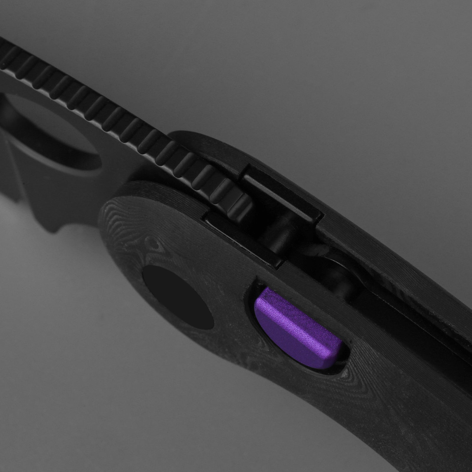 Microbe | 5Th Pocket Knife | Kizer Button Liner Lock™ | Fat Carbon Black Dune Handle | KizerB™ 2742A3