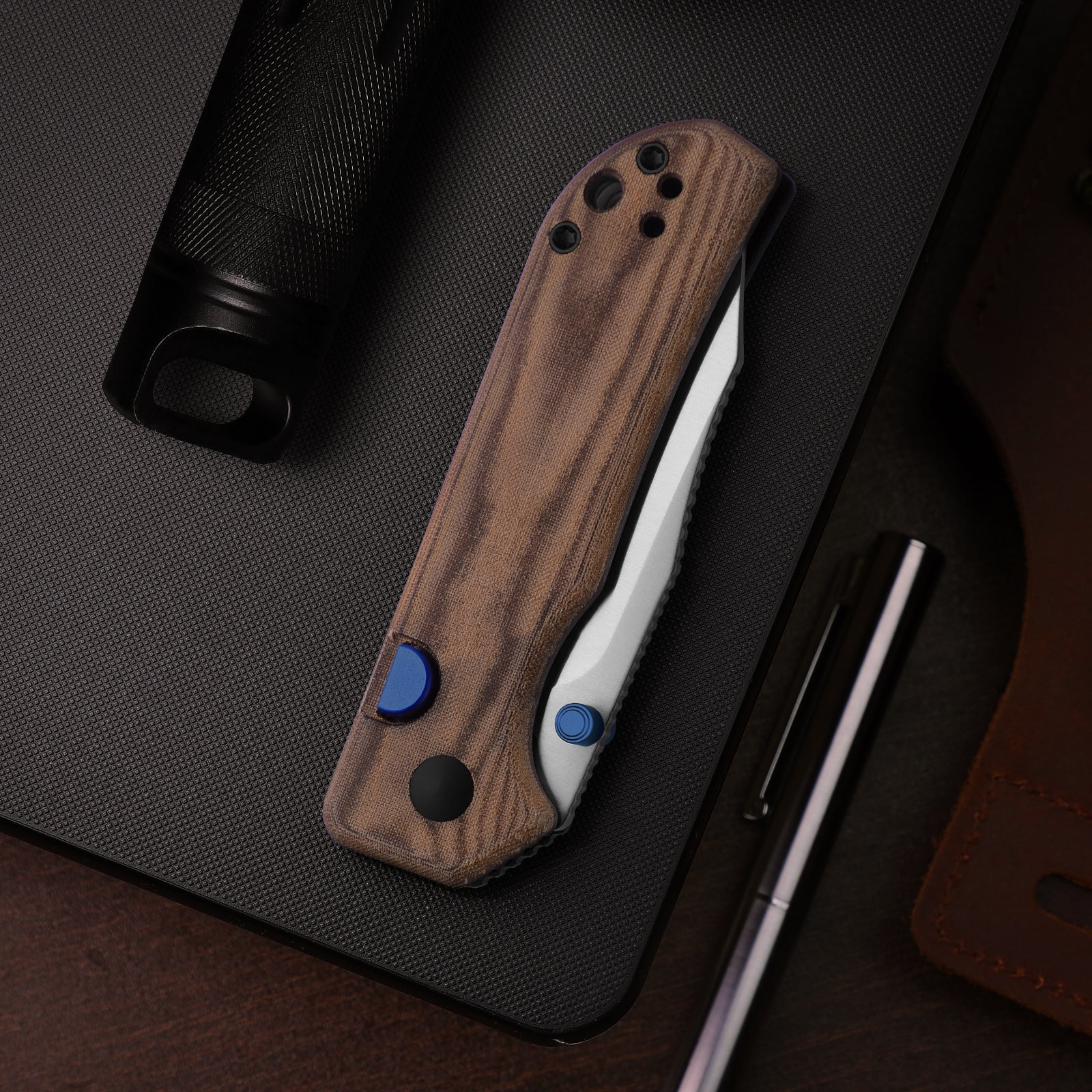 Nice Guy | Clip Point | AEB-L + Satin | Norplex UltreX™ Micarta | KizerV™ 3011BCA1