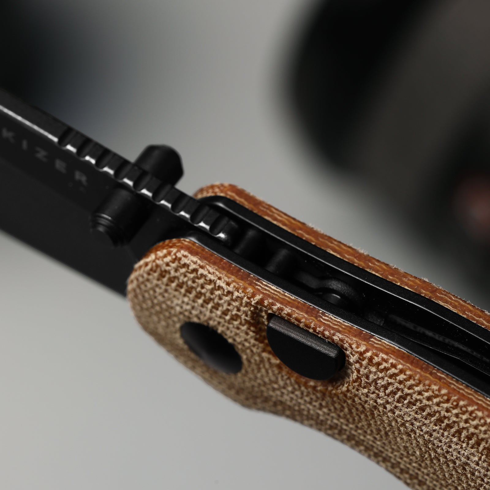 Phoca BD | Kizer Button Liner Lock™ | 14C28N | Aluminum | KizerV™ 3781BDA2