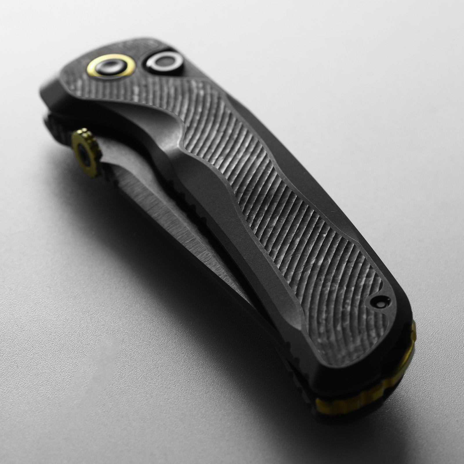 Mithril | KineticFit™ Button Lock | M390 + DLC Ultra + Hand-Brushed | Exquisite Light | KizerX®
