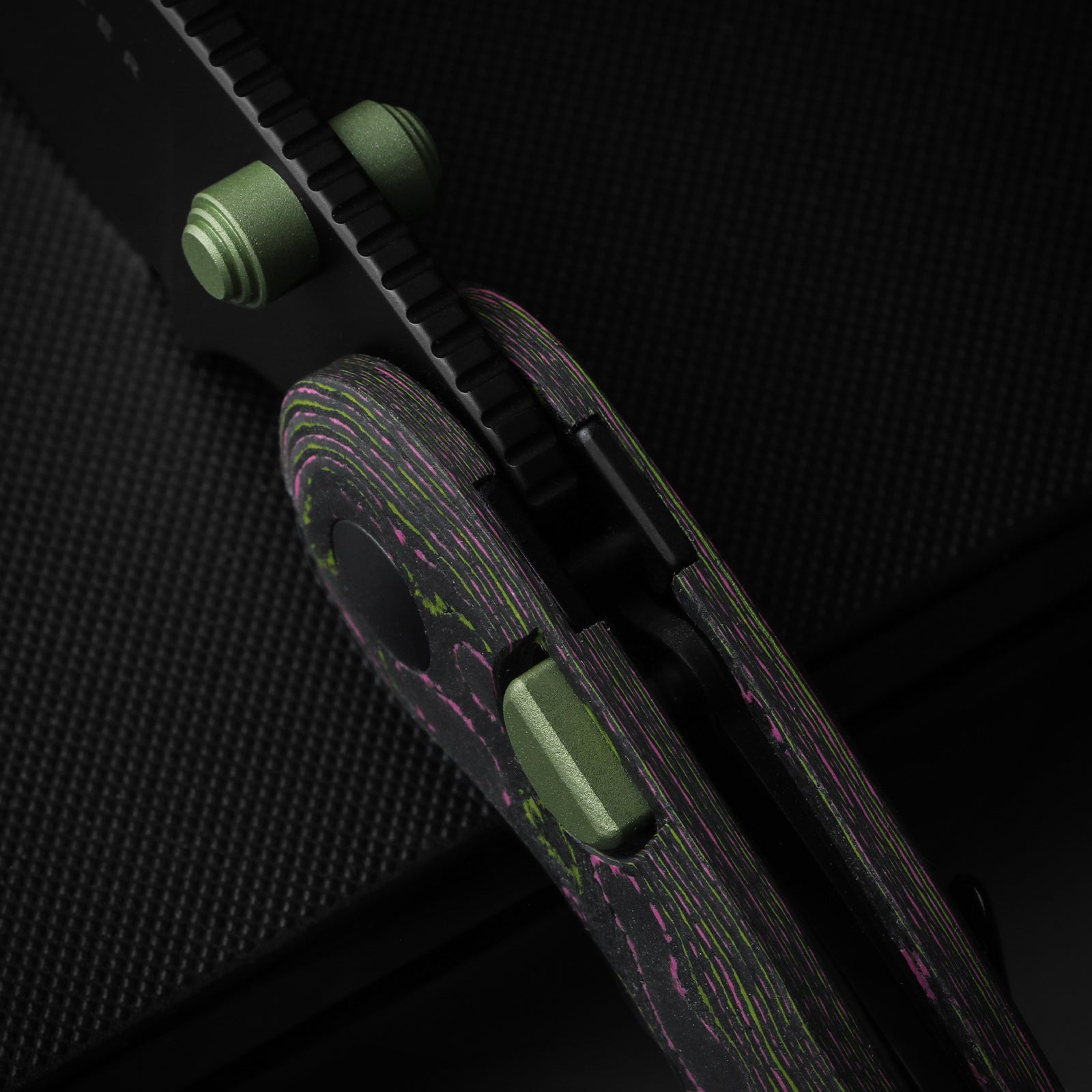 Microbe™ | 5Th Pocket Knife | Kizer Button Liner Lock™ | Camo Carbon Watermelon Sugar Handle | KizerB™ 2742A5