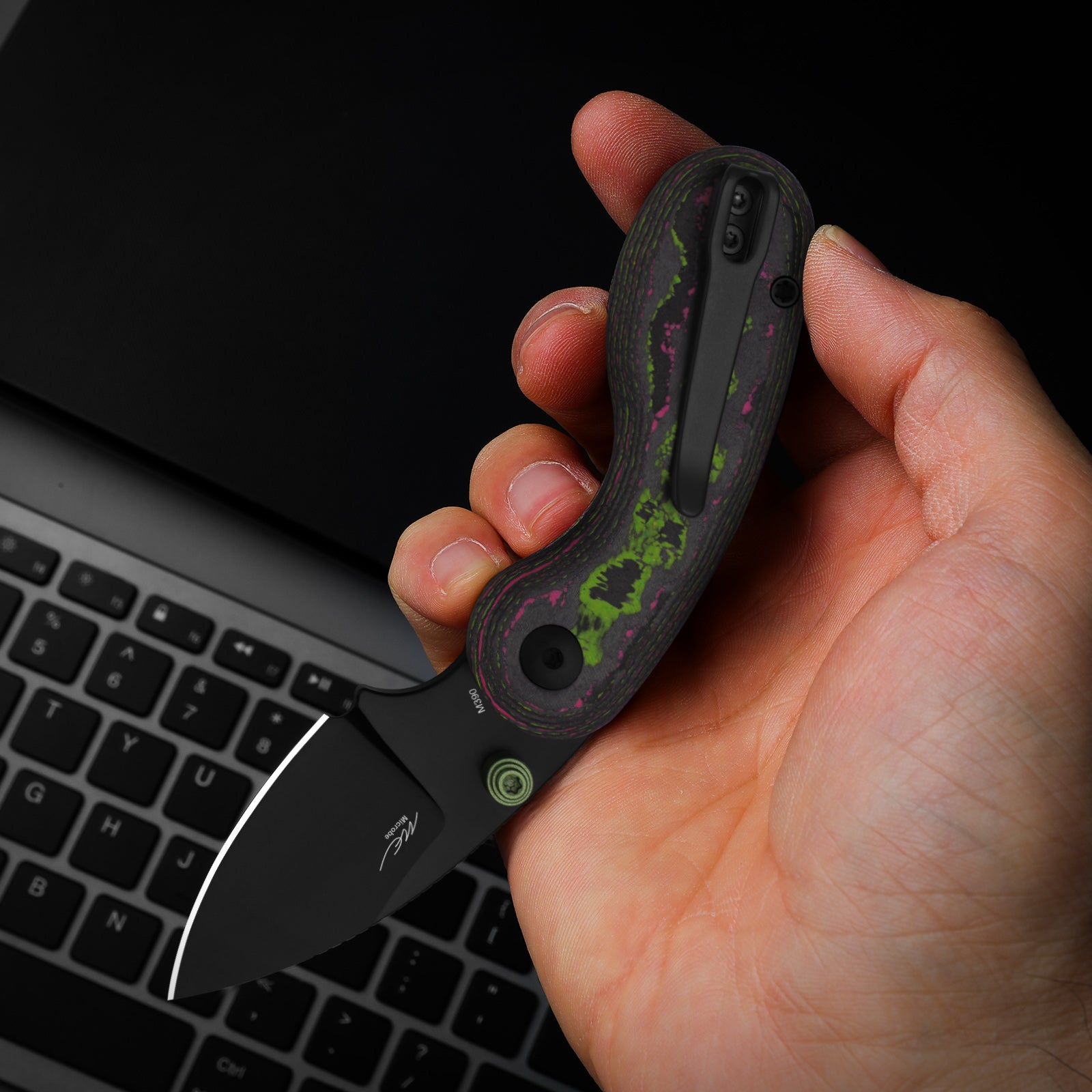 Microbe™ | 5Th Pocket Knife | Kizer Button Liner Lock™ | Camo Carbon Watermelon Sugar Handle | KizerB™ 2742A5