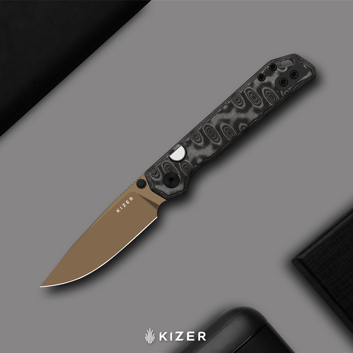 Begleiter 2.9 | Kizer Button Liner Lock™ | BD1N + Sunset Metal PVD | vortex pattern micarta | KizerV™ 3458.2BDA8