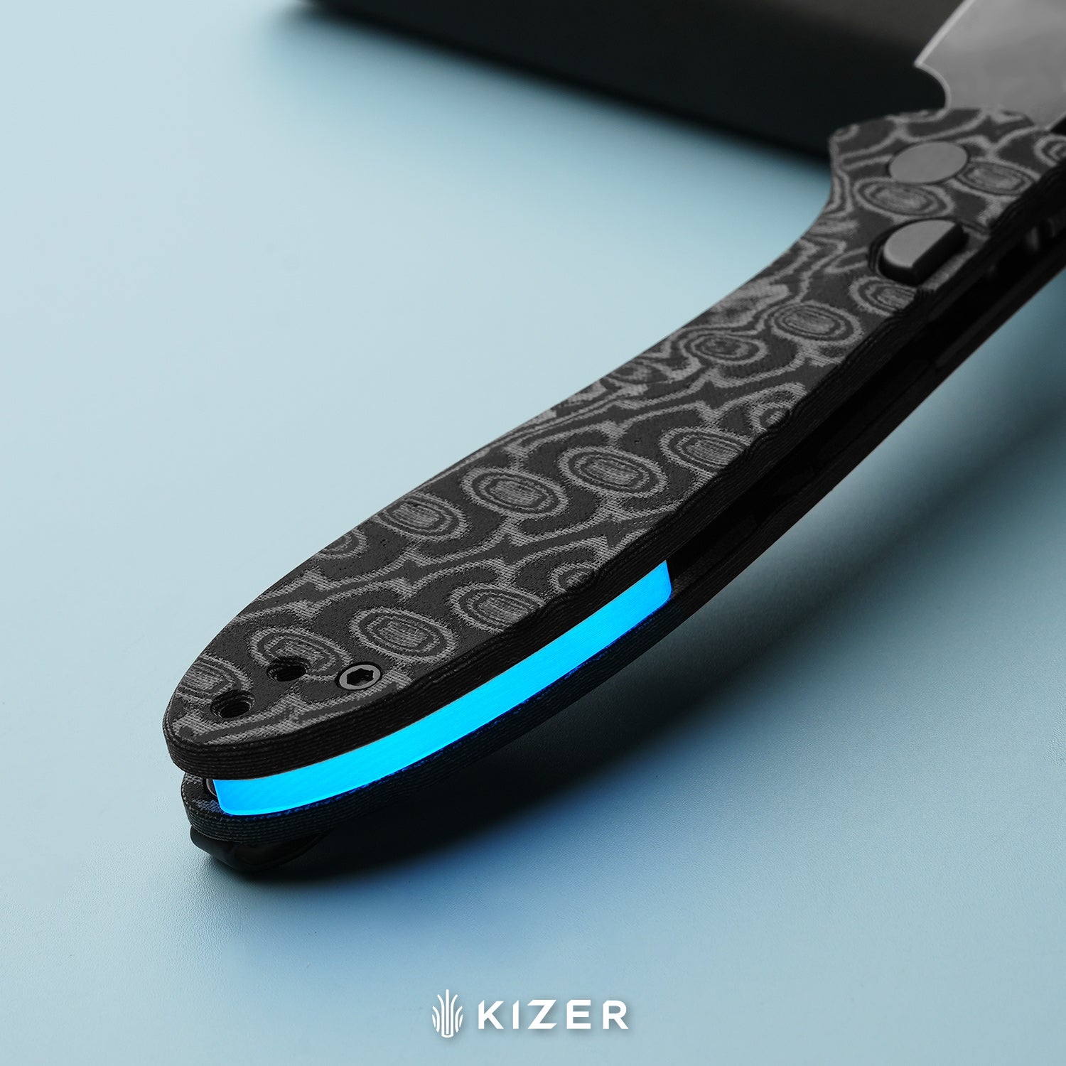 Masu | Kizer Button Liner Lock™ | GID Blue G10 | 14C28N | Vortex Pattern Micarta | KizerV™ 3697A2